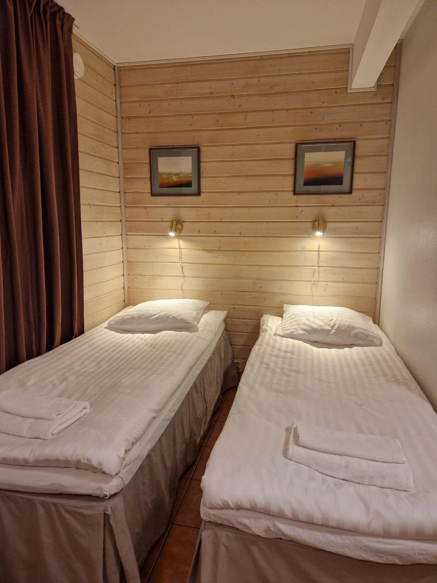 The Sleeping Bear Hotel Inari Exterior foto